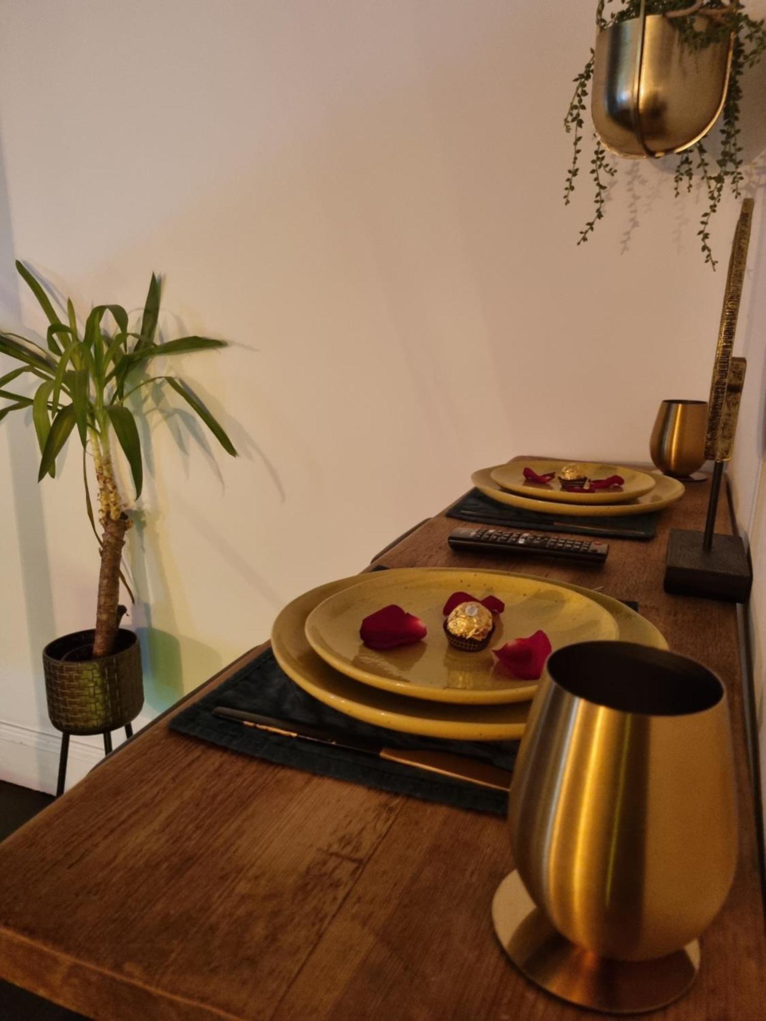 The Penny Black Apartment With Indoor Hot Tub Slamannan Eksteriør bilde